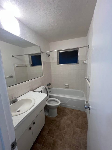 Building Photo - 4941 NW 55th St
