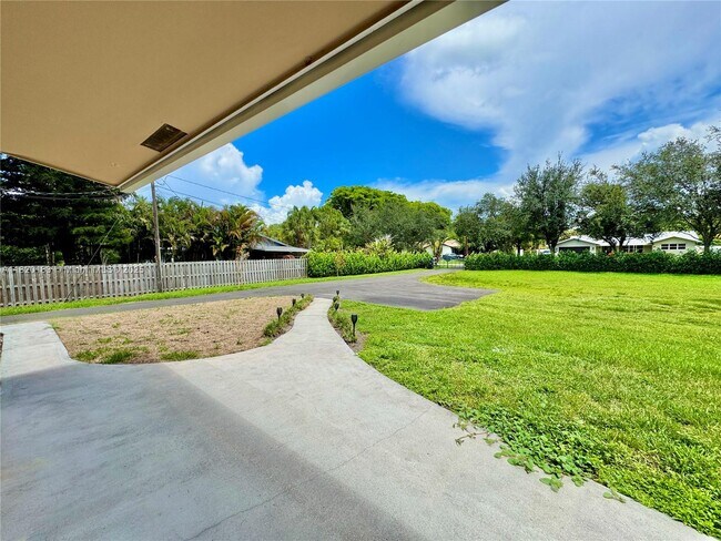 Building Photo - 14450 SW 24th St