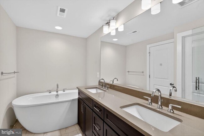 Building Photo - 5128 Ridgeview Retreat Dr