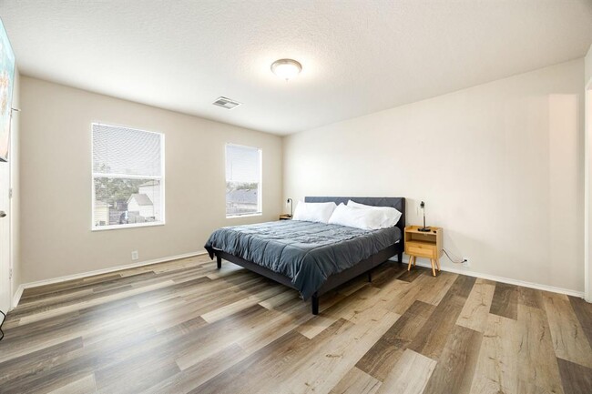Building Photo - 814 Eagles Glide Dr