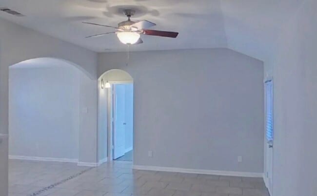 Building Photo - Stylish 3-Bedroom Residence Perfect for Family Living