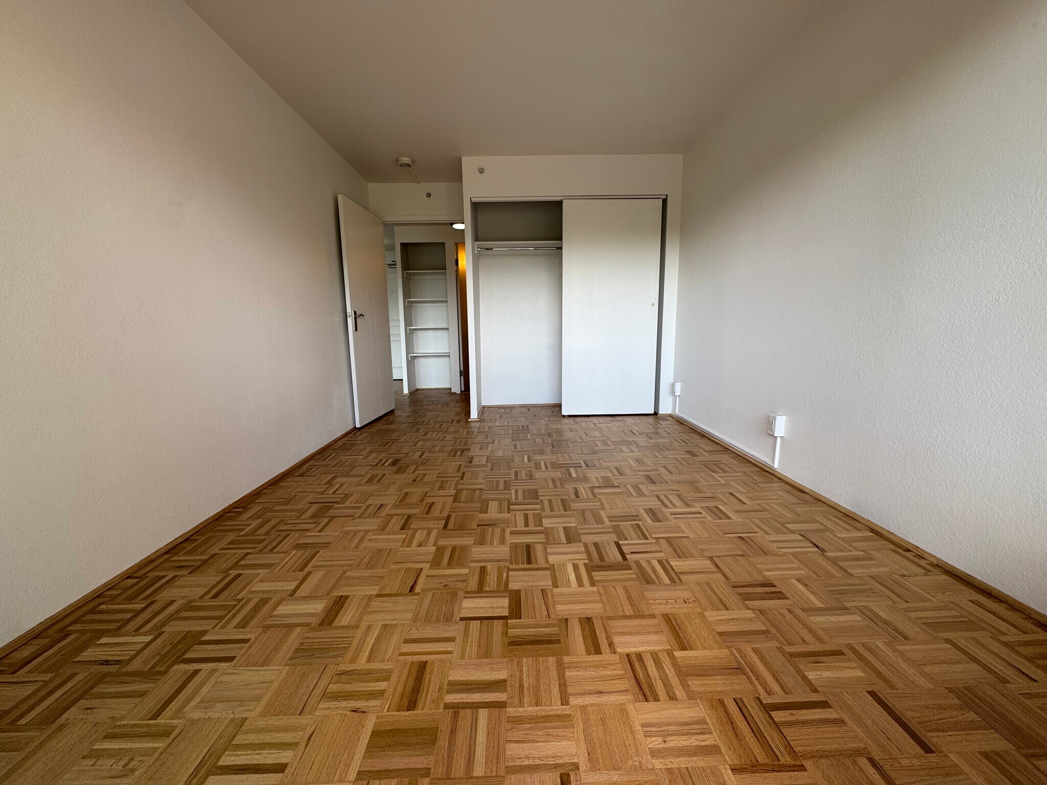 Building Photo - 417 E Kiowa