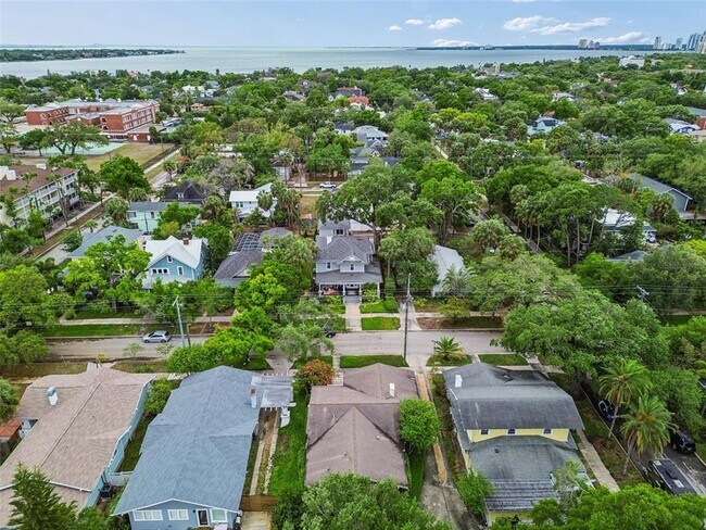 Building Photo - 1107 W Horatio St