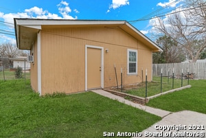 Building Photo - 615 Burwood Ln