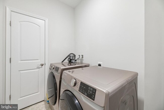 Building Photo - 10400 Del Ray Ct