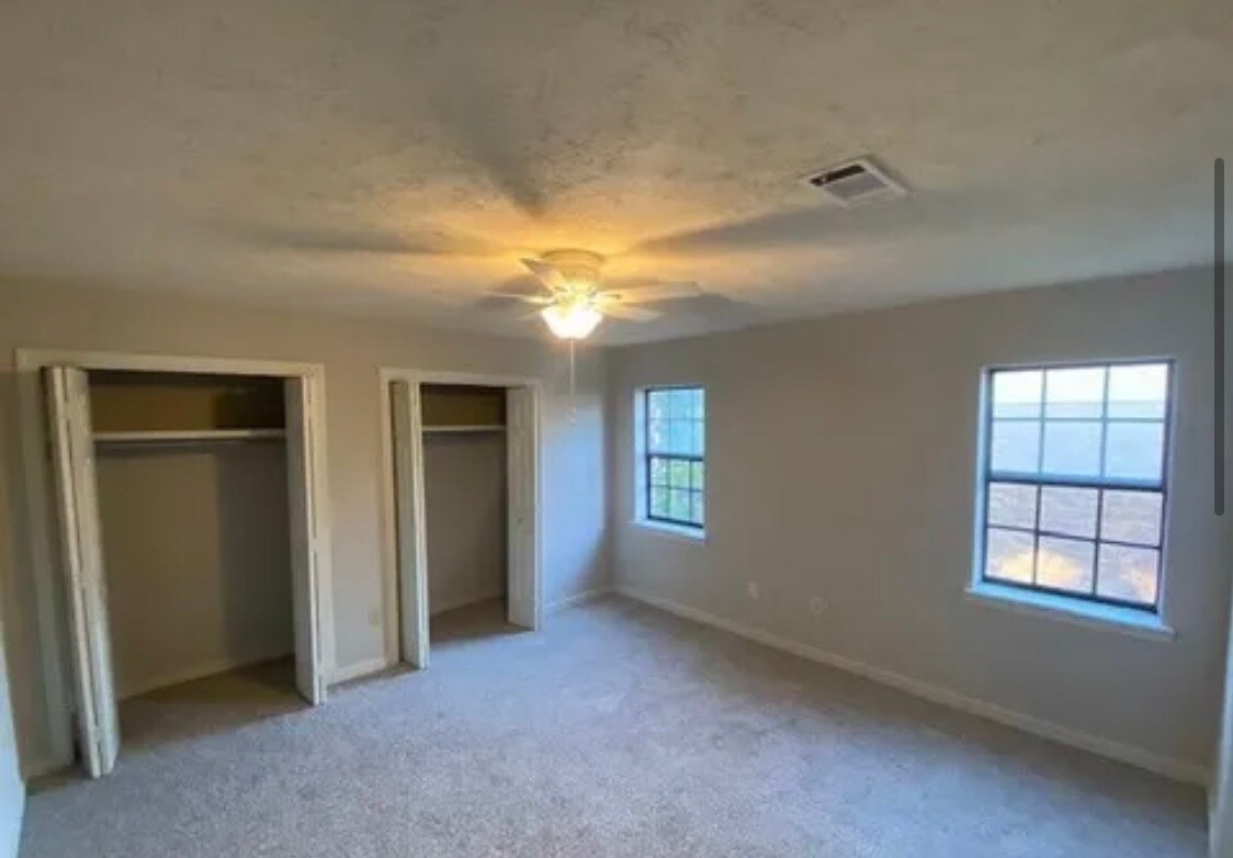 Building Photo - 2437B River Oaks Blvd