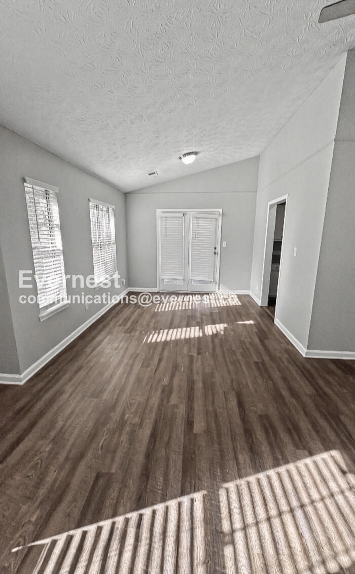 Building Photo - 1069 Estates Ct