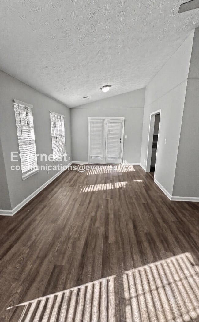 Building Photo - 1069 Estates Ct