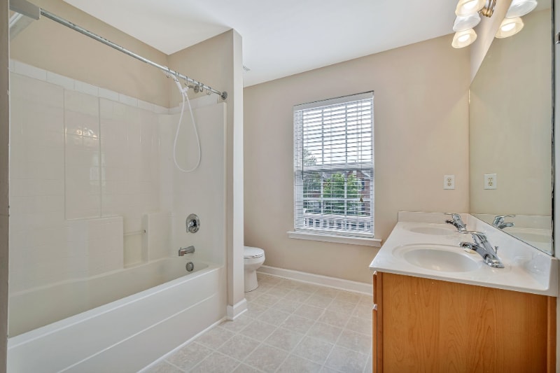Building Photo - 2212 Wolford Cir