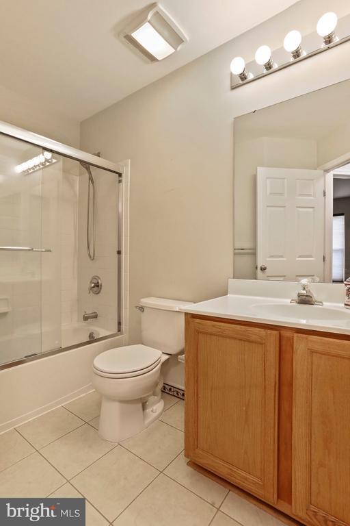 Building Photo - 8818 Papillon Dr