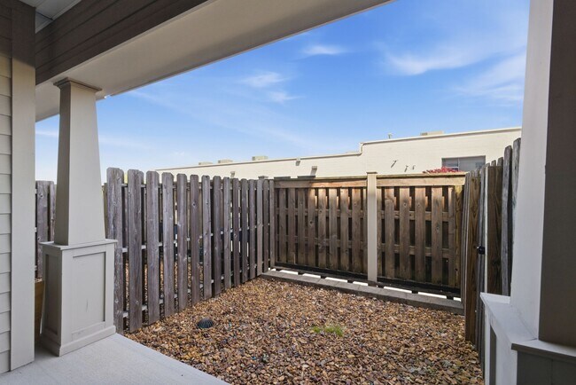 Building Photo - 2197 Nolensville Pk