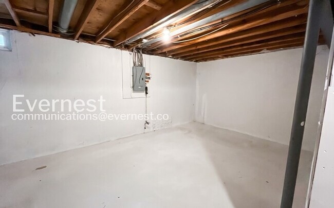 Building Photo - 3284 Wyndale Ct