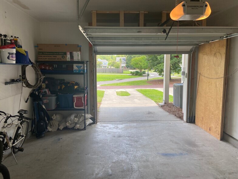 Building Photo - 1456 Roustabout Way