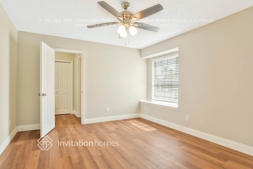 Building Photo - 3434 Coachlight Dr