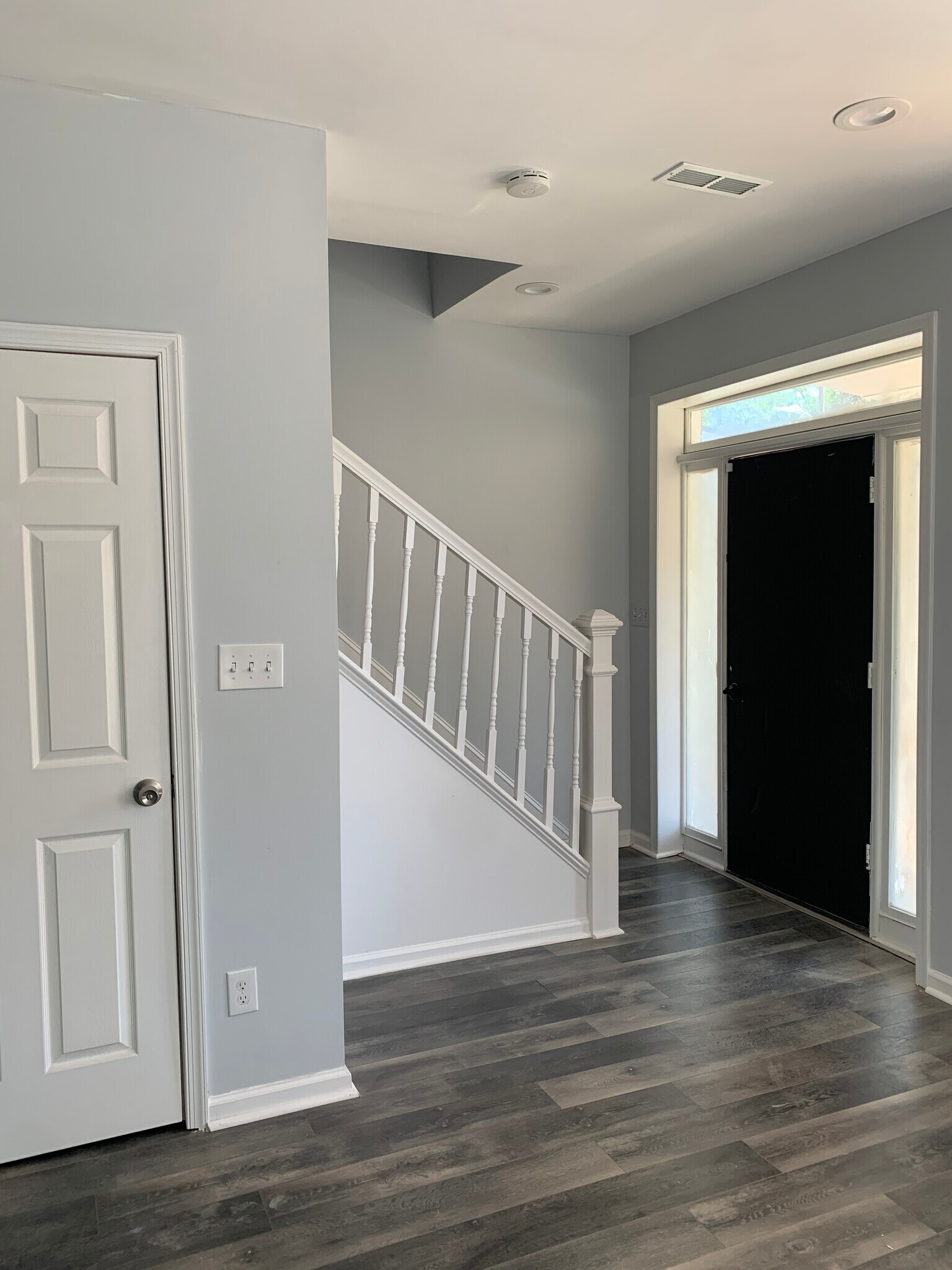 Building Photo - 3604 Oakmont Ave