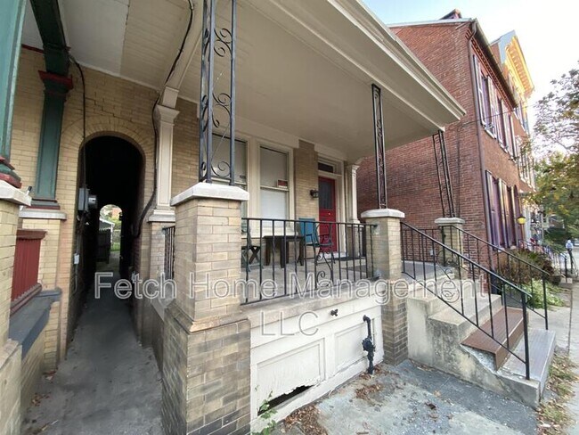Building Photo - 441 W Orange St