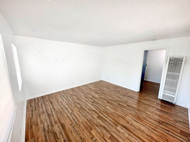 Building Photo - 517 N 900 W
