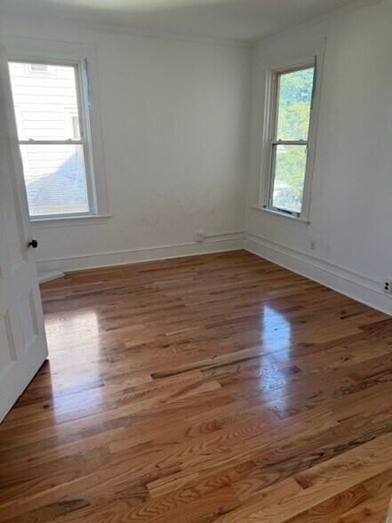 Bedroom - 31 White St