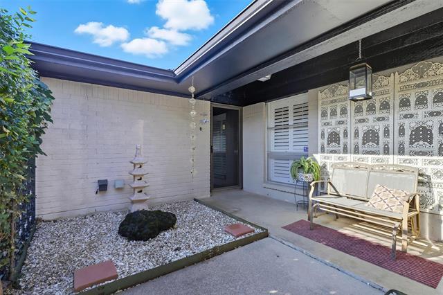 Primary Photo - 5314 South Dr