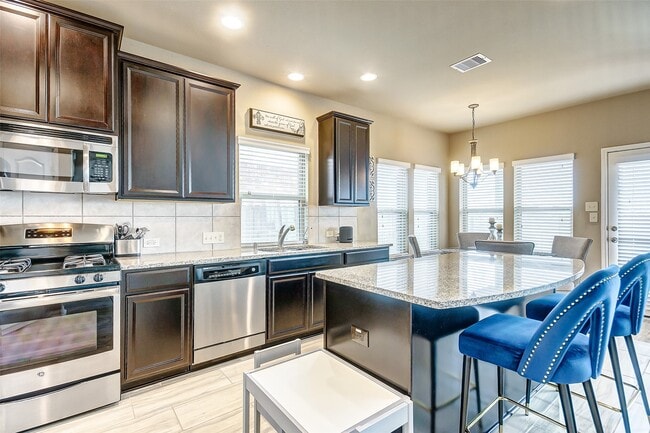 Building Photo - 19611 Travis Cannon Ln