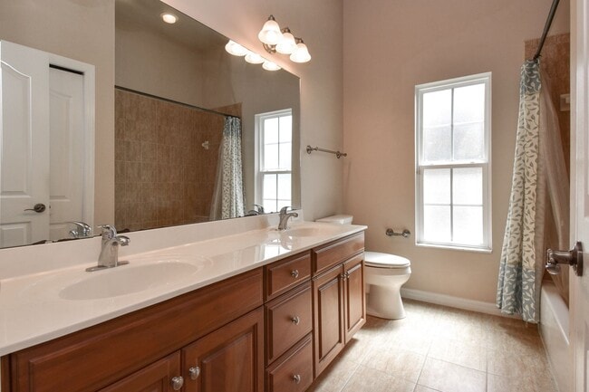 Building Photo - Spacious 4BR + Office Home with Pool in Garison Way