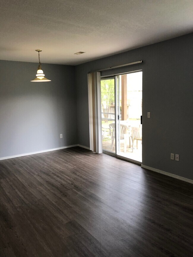 Building Photo - WALK-IN / WALK-OUT ground level condo at Fall Creek Resort