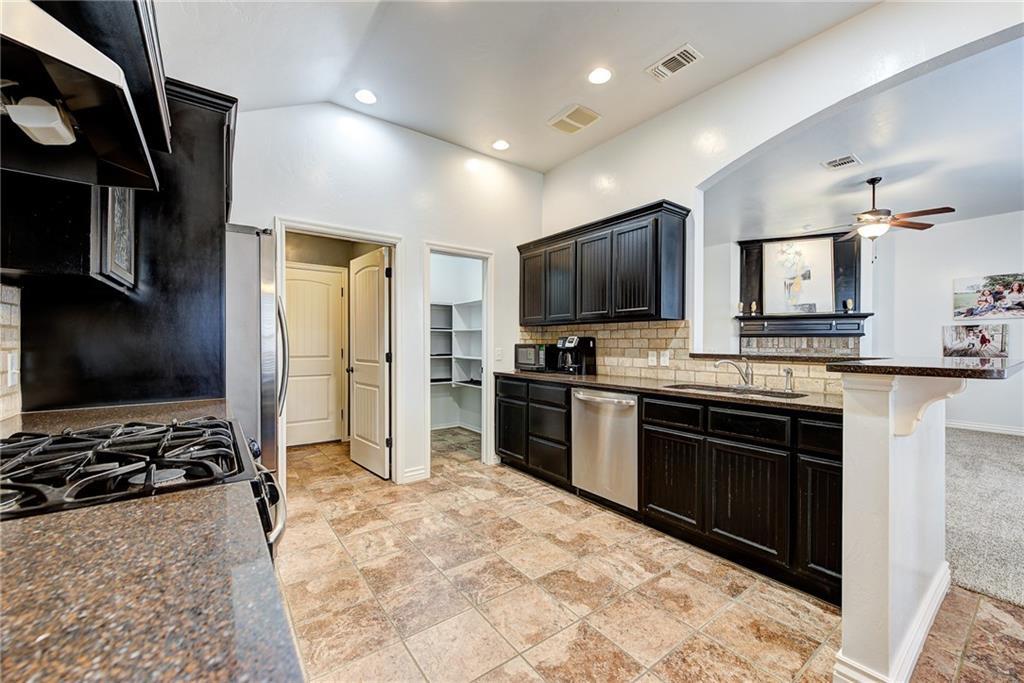 Building Photo - 2405 SW 137th St