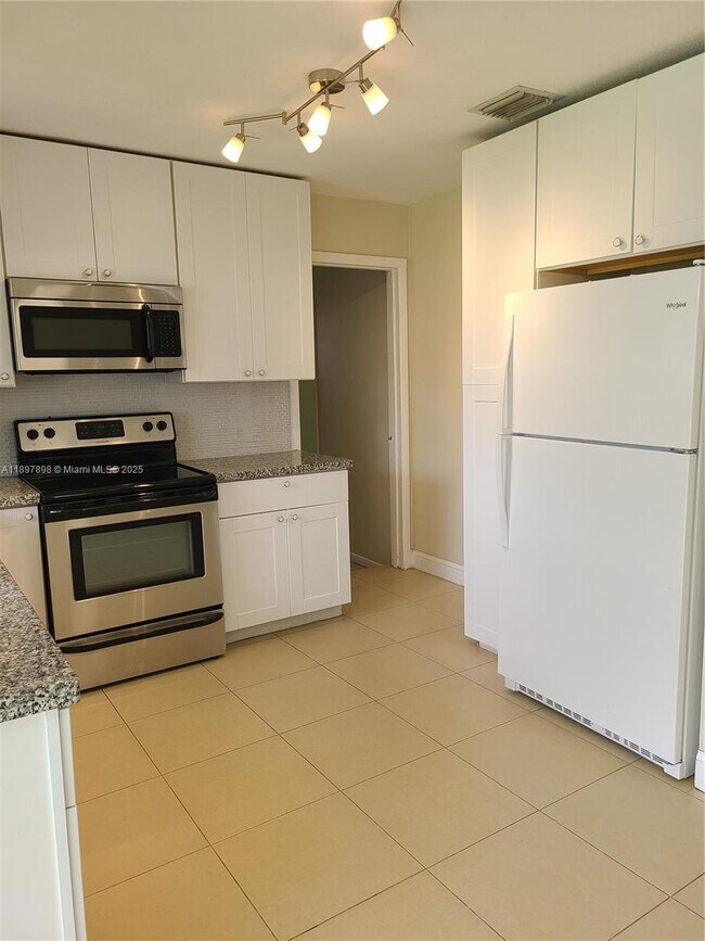 Building Photo - 6580 Grant St