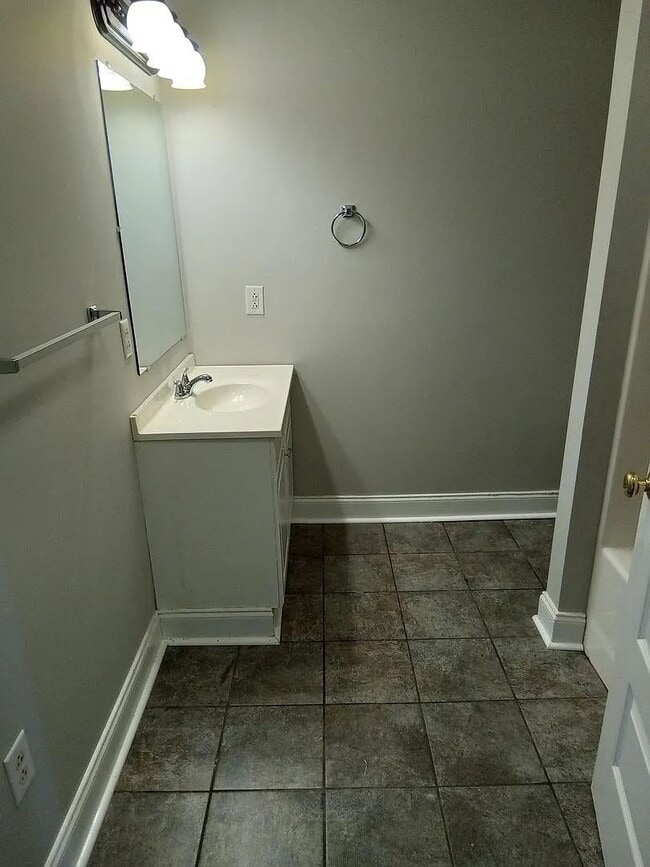 Building Photo - JP - Pierce