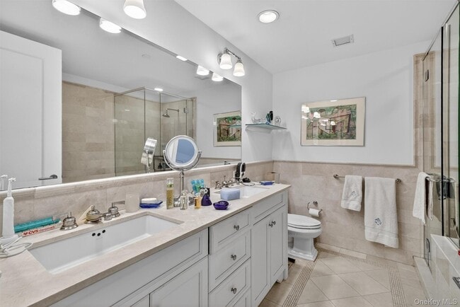 Building Photo - 10 City Pl