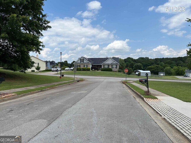 Building Photo - 80 Drew Cir