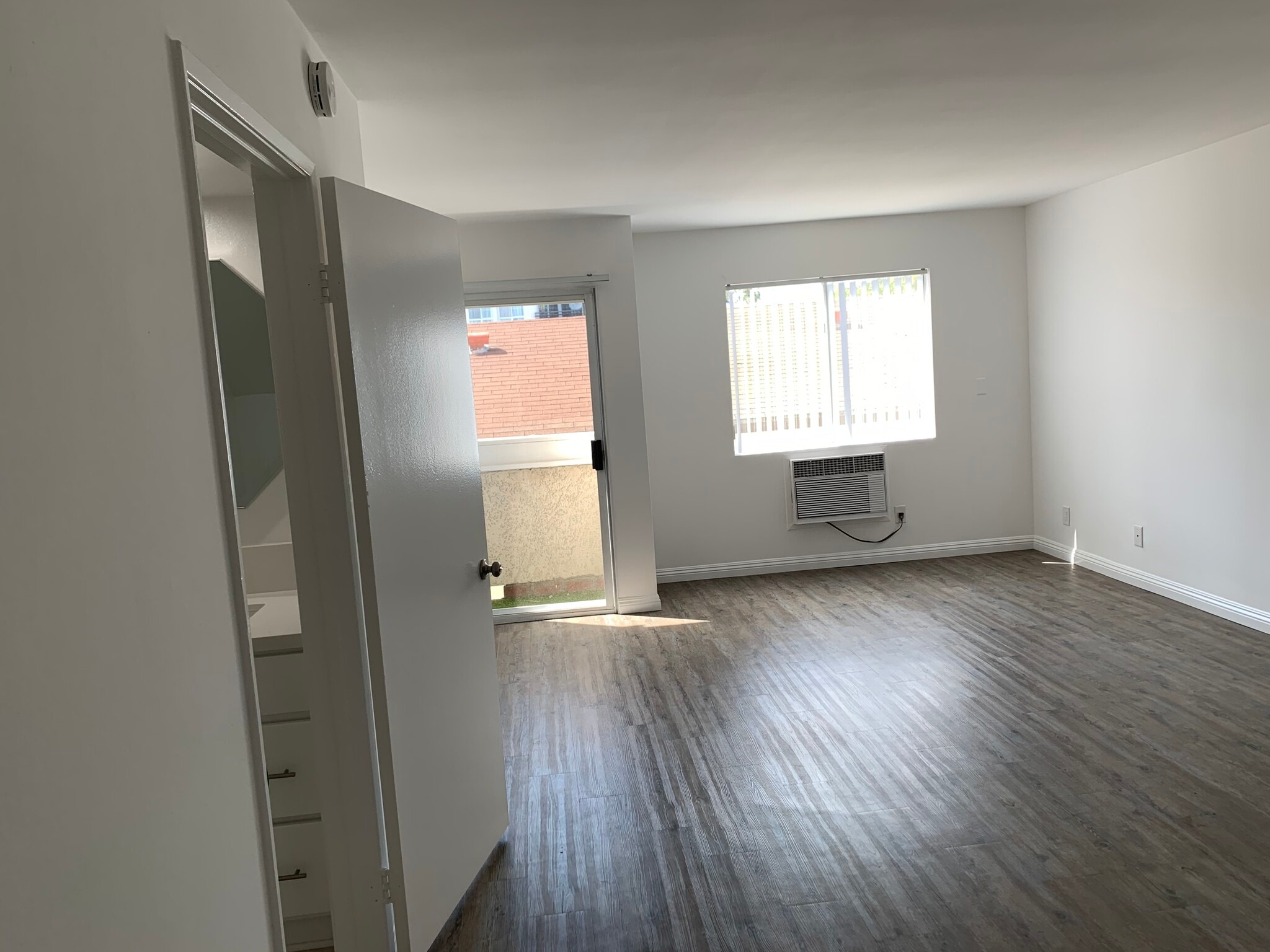 Building Photo - 4424 S Centinela Ave