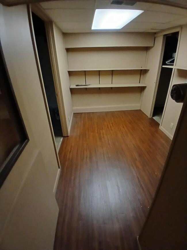 Building Photo - 1159 S Main St