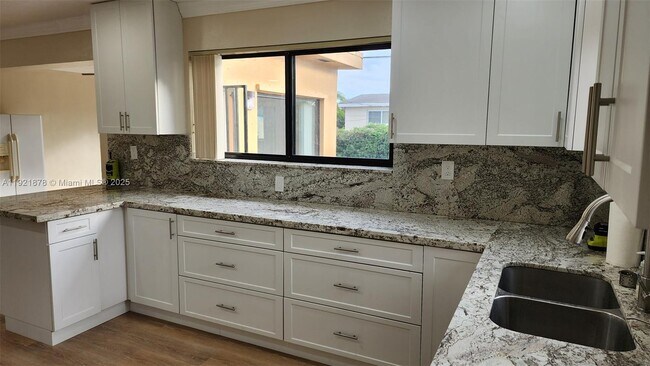 Building Photo - 8010 SW 16th St