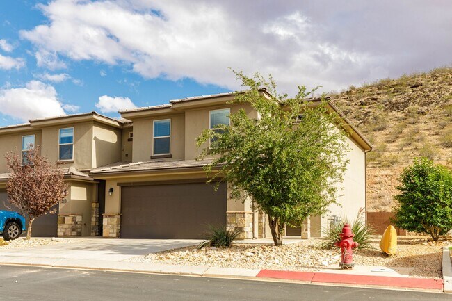Building Photo - 3 bed | 2.5 bath | 2-car Townhome with Was...