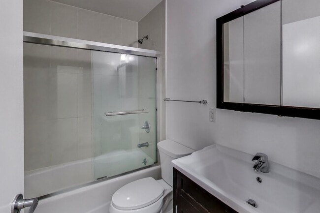 Building Photo - Prime Downtown location with a large rooft...