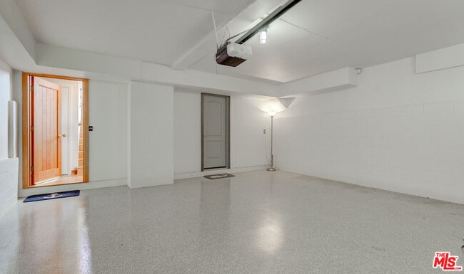 Building Photo - 1106 Loma Dr