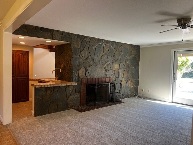 Building Photo - MORGAN HILL Expansive 6 bedroom, 4.5 bathroom home