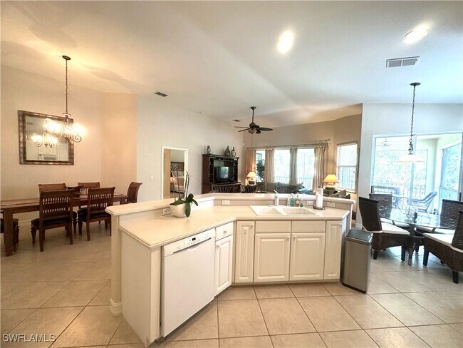 Building Photo - 1634 Tarpon Bay Dr S