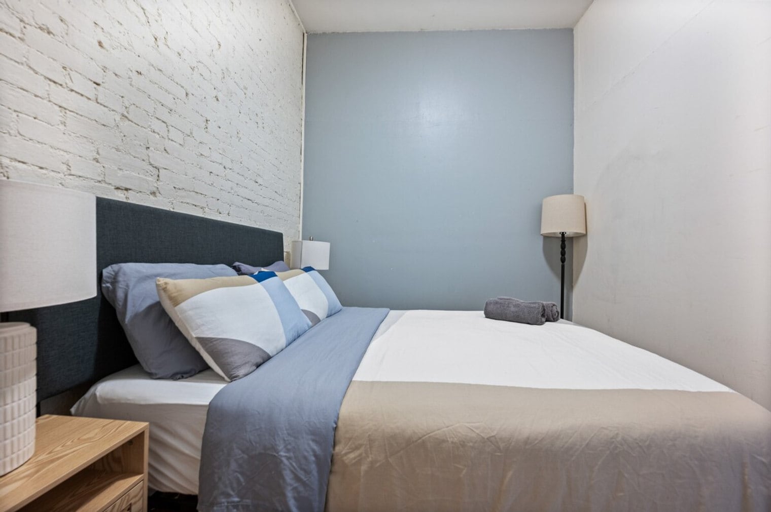 Building Photo - 639 2nd Ave