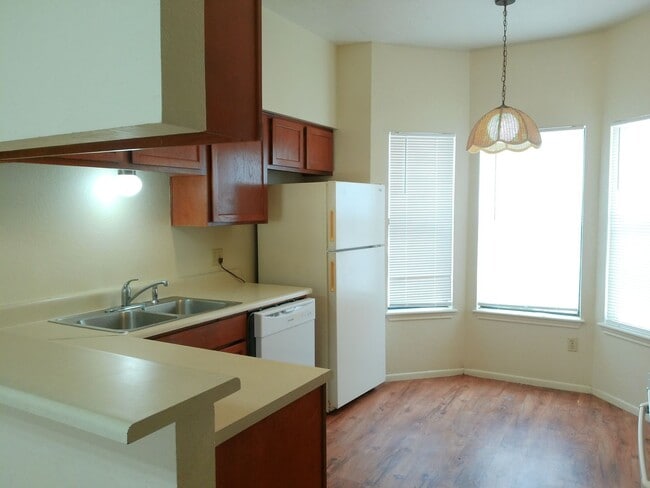 Building Photo - 2936 Saint Joseph Unit B - 2/Bed 2.5/Bath ...