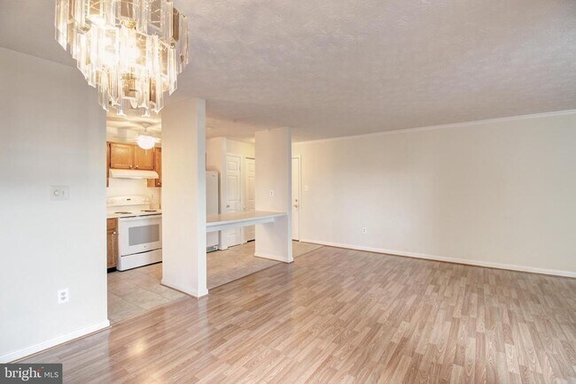 Building Photo - 2145 Wainwright Ct