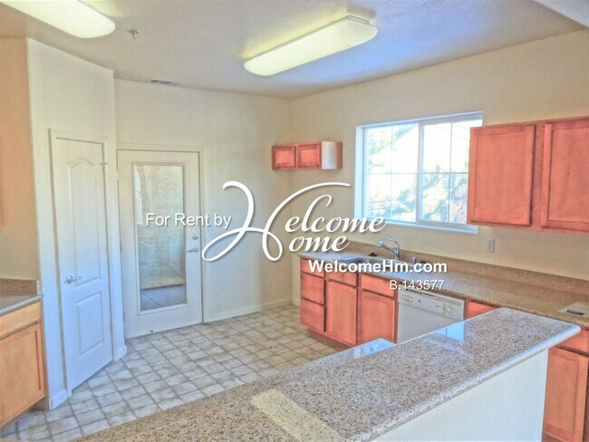 Building Photo - Spacious Triana North Townhome