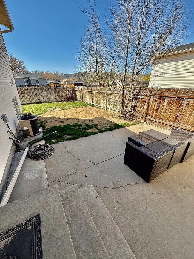 Building Photo - 1639 Roy St