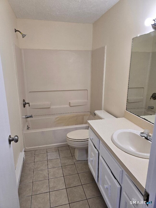 Building Photo - 100 Mark Ln