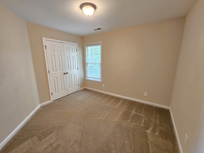 Building Photo - 40 N Orchard Farms Ave