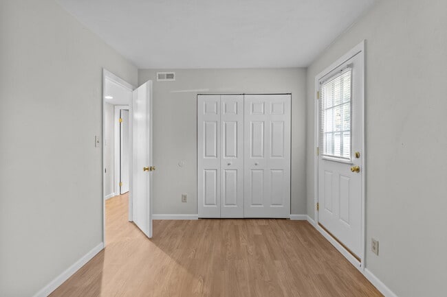 Building Photo - 1636 Mill Oak Dr