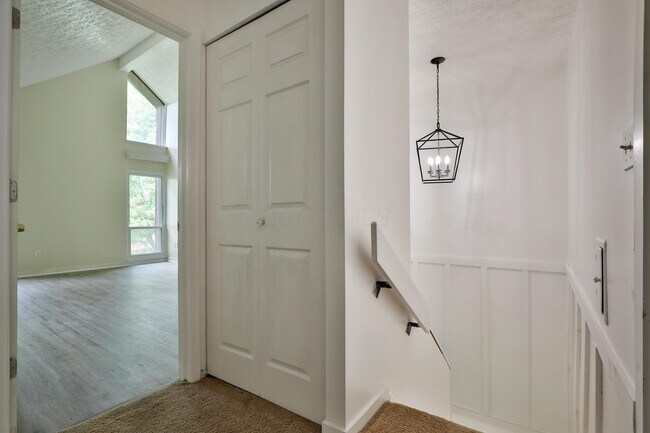Building Photo - 4966 Wintersong Ln