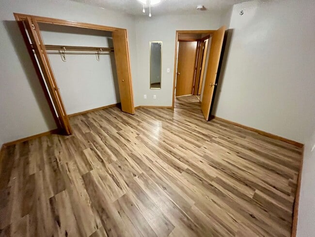 Building Photo - Updated 2 BR Condo in the Heart of Coralville! Available NOW!!!