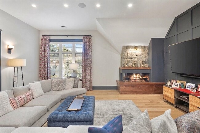 Building Photo - 7 Bobby Jones Dr